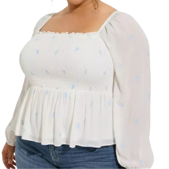 torrid Tops - TORRID Smocked Long Sleeve Pullover Blouse in Ditsy Floral White Size 4X